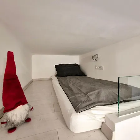 Chic In The Party District Appartamento *